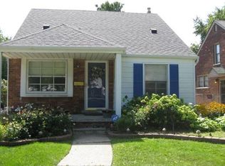 19706 Damman St, Harper Woods, MI 48225