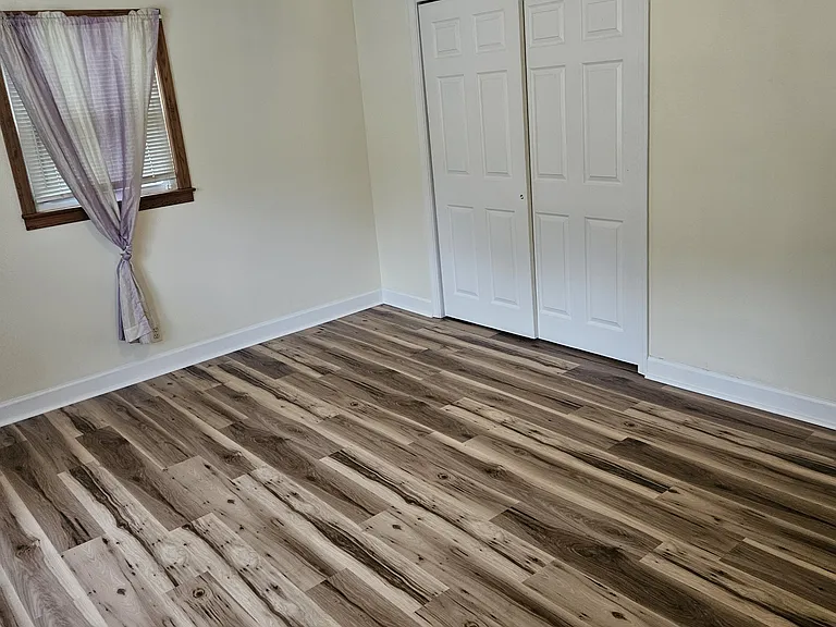1501 Oak St — Photo 15