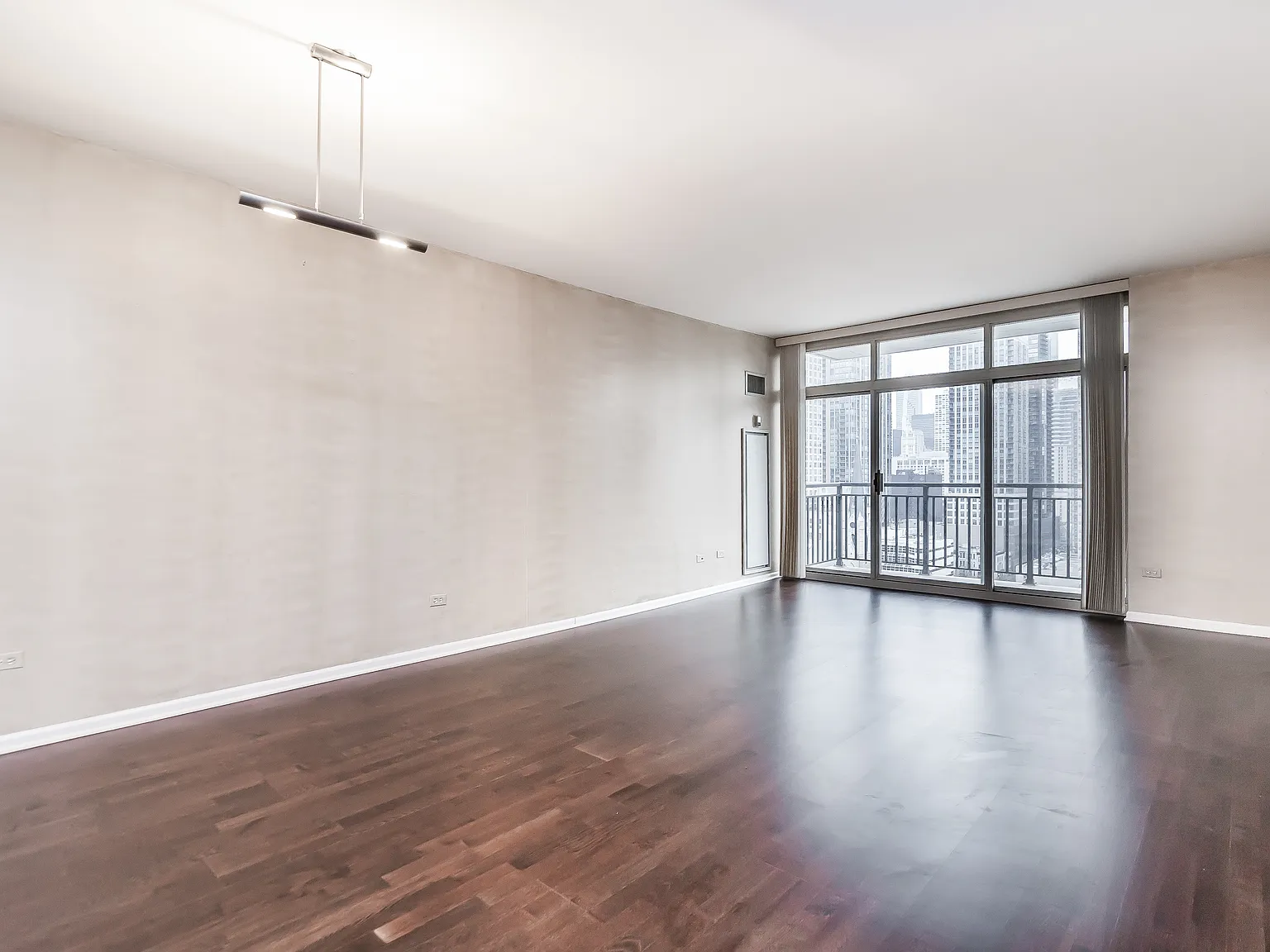 2 bed, 1300 sqft, $3,600 — Photo 3