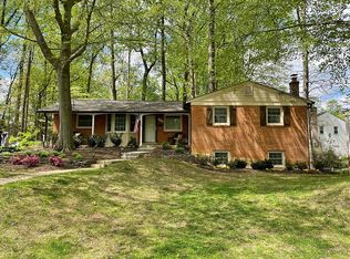 5104 Red Fox Dr, Annandale, VA 22003