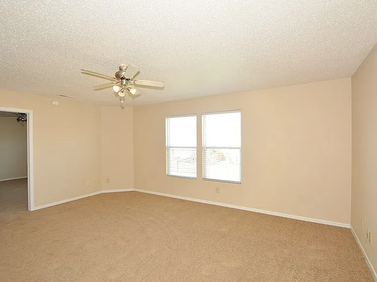 5660 Grassy Bank Dr — Photo 13