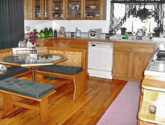 1st image of 920 Macken Ave