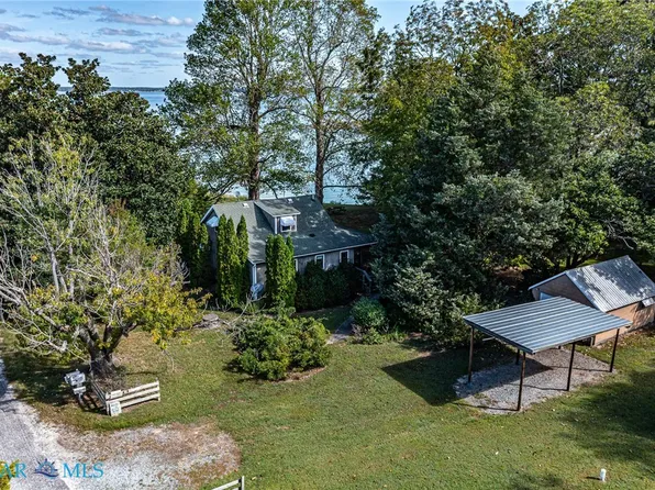 810 Long Point Ln, Topping, VA 23169