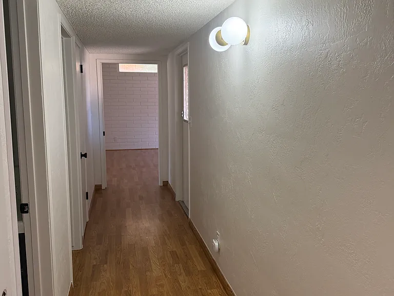 602 N B St — Photo 24