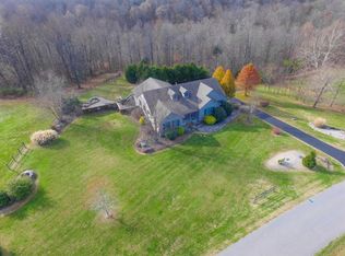 2763 Cream Ridge Rd, Junction City, KY 40440