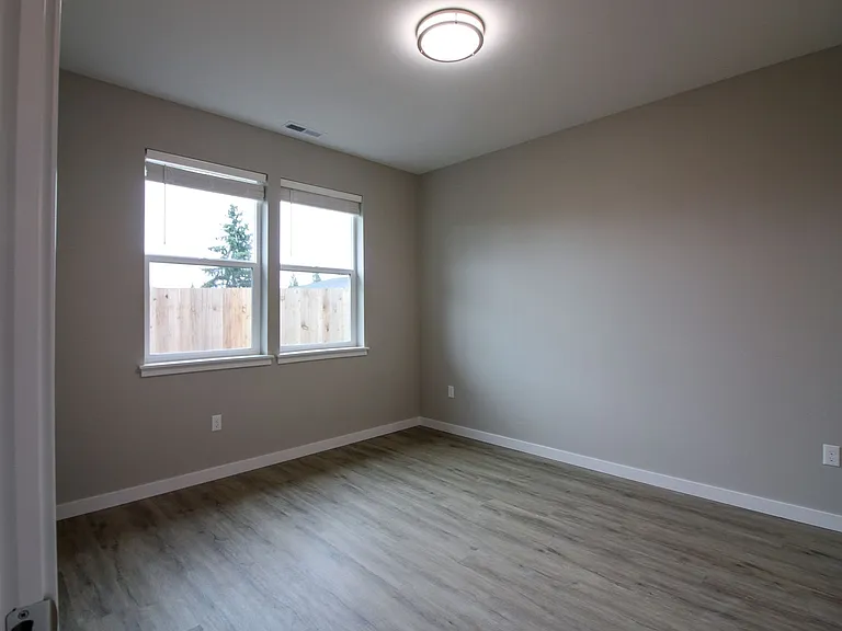 5534-5564 Skyline Rd S — Photo 107