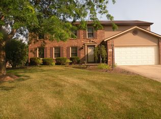 9629 Meadow Wood Dr, Pickerington, OH 43147