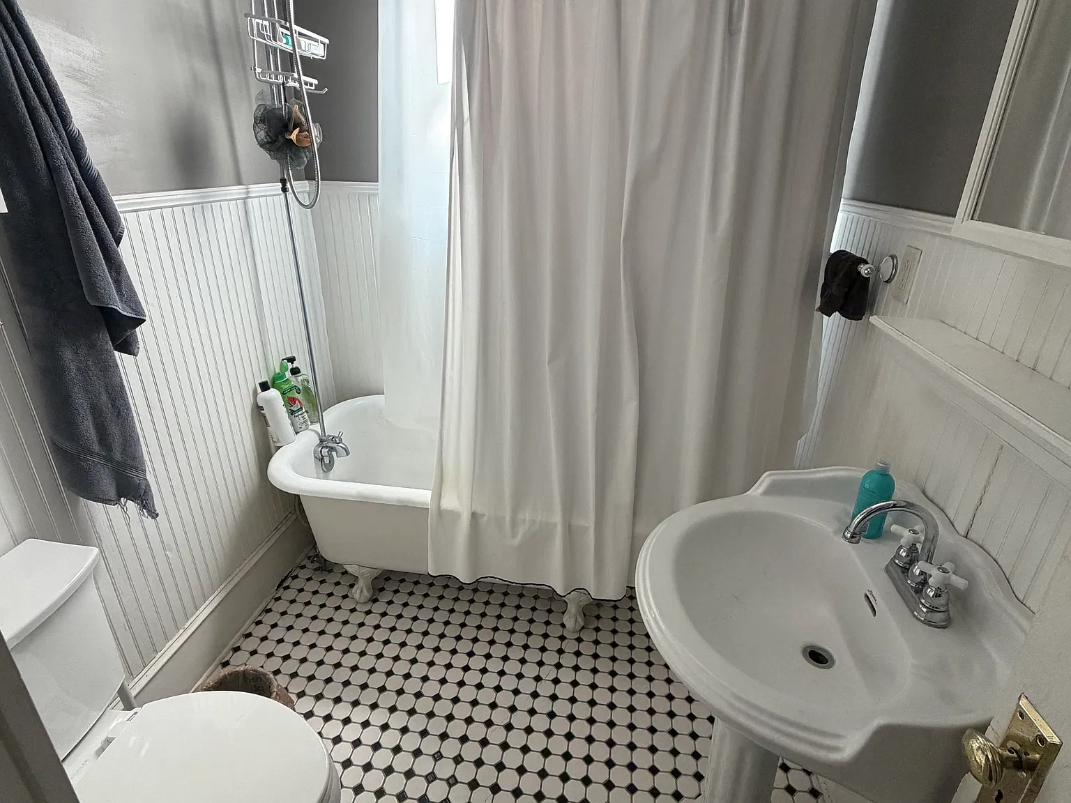 2 bed, 1400 sqft, $2,050 — Photo 4