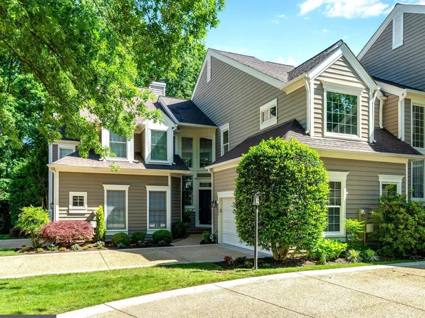 11404 Hollow Timber Way, Reston, VA 20194