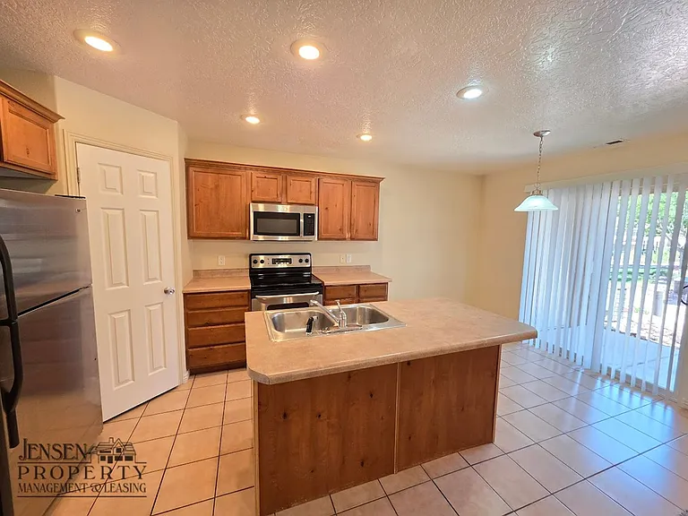 3155 S Hidden Valley Dr #177 — Photo 9