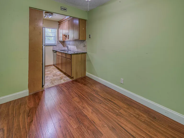 216 N Federal Hwy #8 — Photo 8