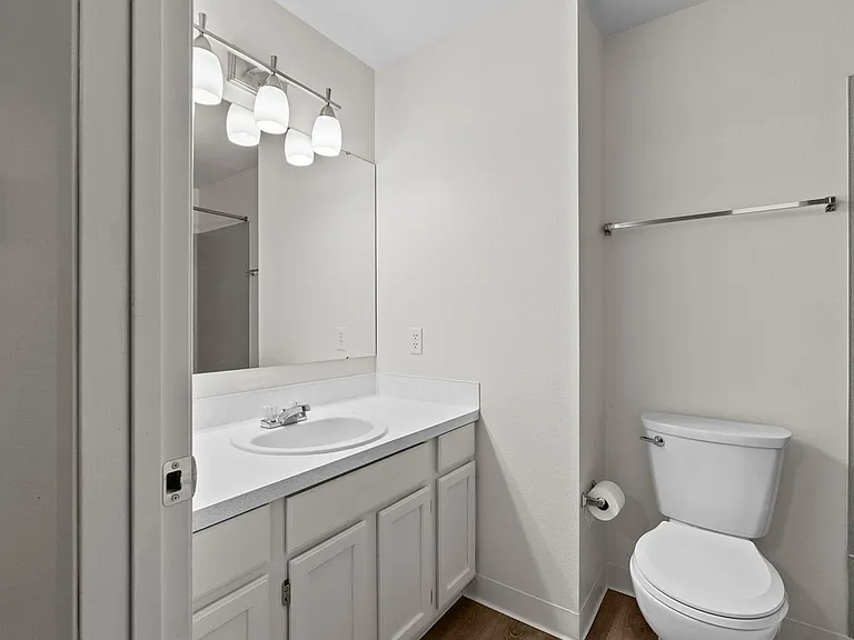 Spacious 2x2 Apartment Homes in Central Tacoma! — Photo 67