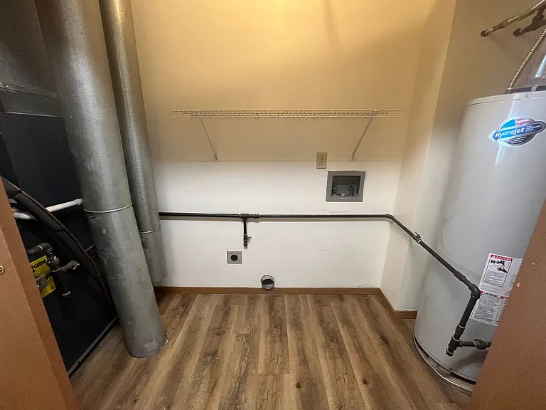 429 S Silverwood Ln #6 — Photo 5