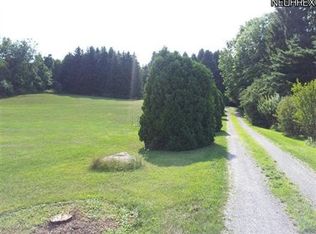 4374 Cottage Grove Rd, Uniontown, OH 44685