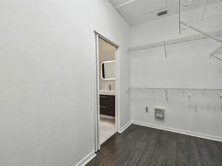 8208 Pinewood Run Ct — Photo 15