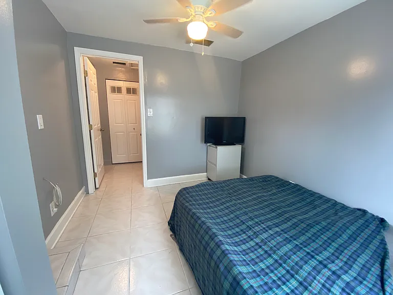 3100 SW 19th St #1 — Photo 2