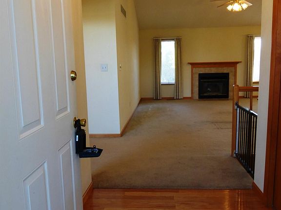 4th image of 721 Foxboro Ct