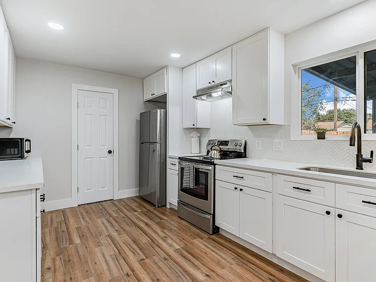 13117 Faraday Dr — Photo 7