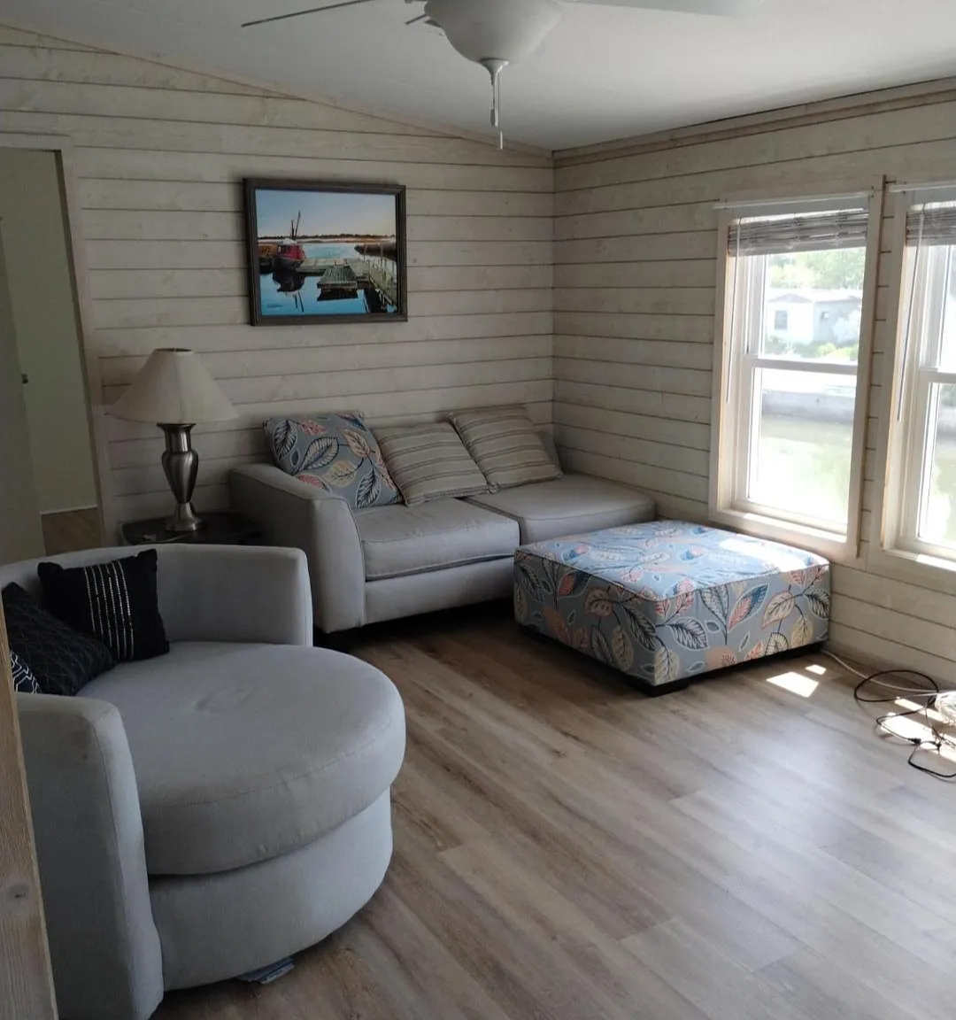 3 bed, 960 sqft, $1,800 — Photo 2
