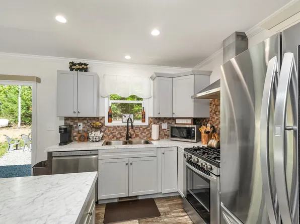 8 Eidelweiss Drive, Madison, NH 03849
