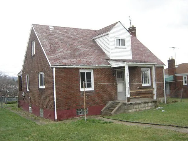 863 Horton St photo 1