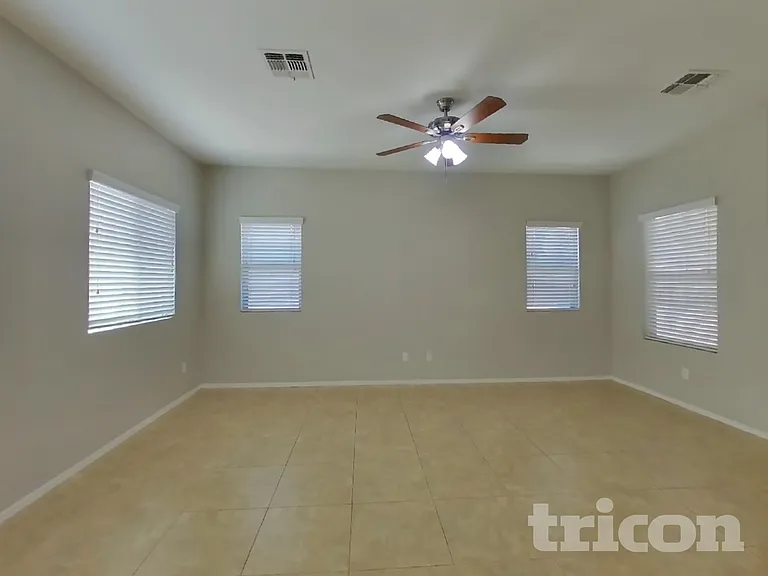 1795 W Matthews Dr — Photo 2