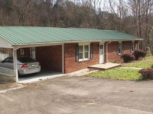 174 Arrowhead Estates Rd, Staffordsville, KY 41256