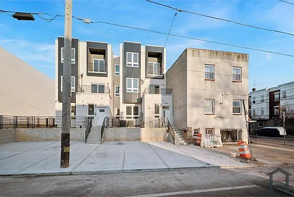2 bed, 1100 sqft, $1,800 — Photo 2