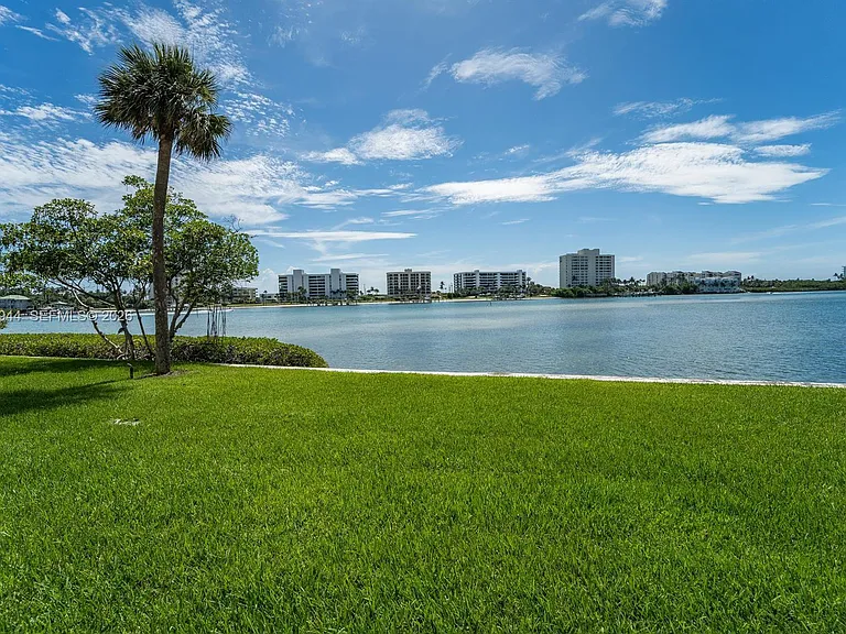 100 Intracoastal Pl #102 — Photo 40
