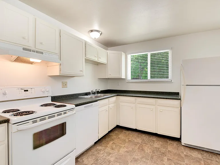 16176 E Bates Dr — Photo 11