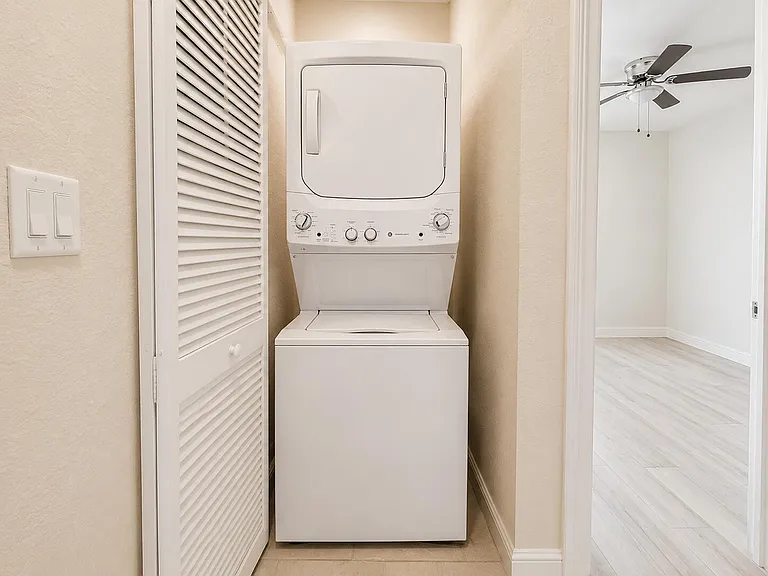 780 Marina Del Ray Ln #4 — Photo 9