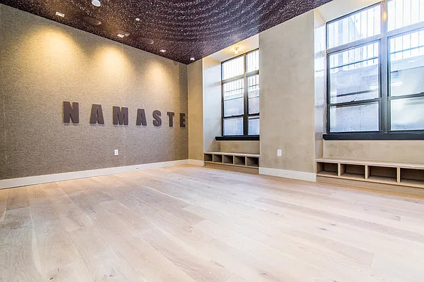 Rented by Nooklyn NYC LLC | media 94