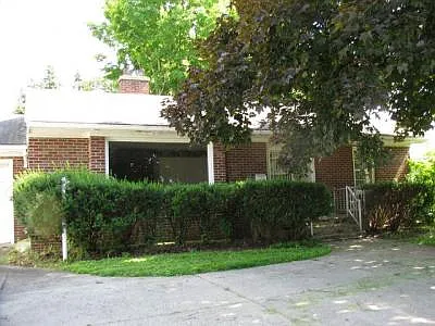 497 Bellefontaine Ave photo 1
