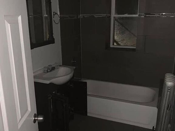2nd image of 6948 S Oglesby Ave