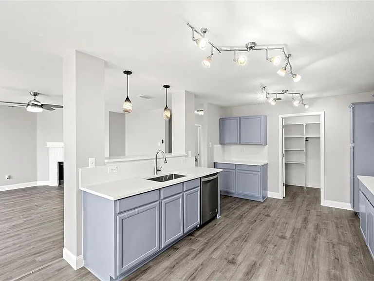 1701 Silverwood Ln — Photo 26