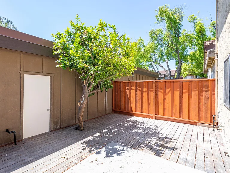 2386 Lava Dr — Photo 7