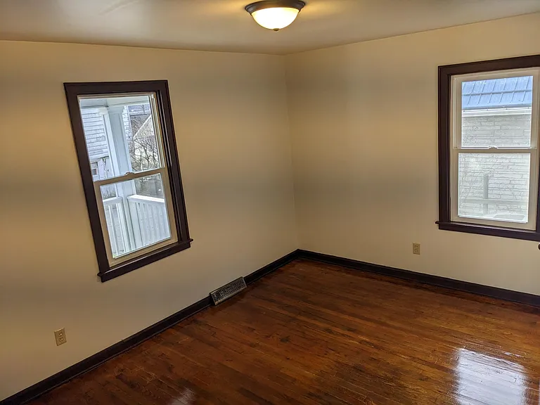 4329 Brooke St — Photo 11