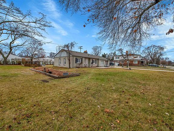 5th image of 21200 Ardmore Park