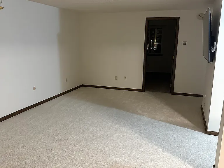3932 Ridge Lea Rd #D — Photo 7