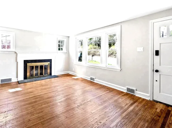 8025 New Second St, Elkins Park, PA 19027