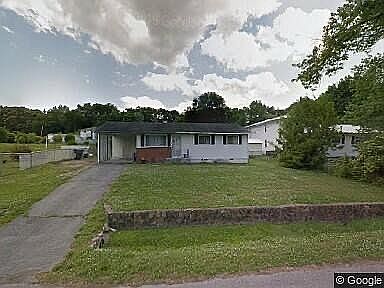 1st image of 910 Winding Hills Ln