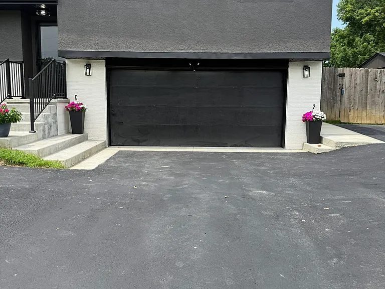 7404 Worthington Rd — Photo 2