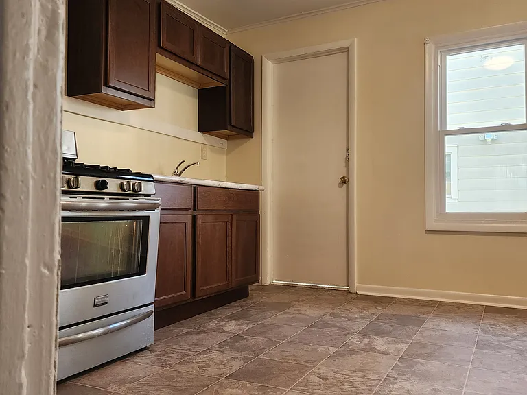 113 Sterling St — Photo 3