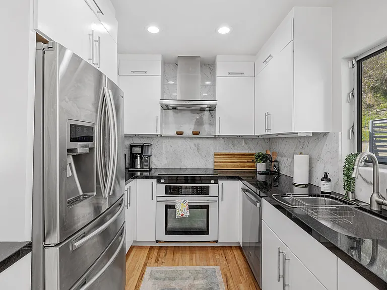 7103 Earldom Ave — Photo 12