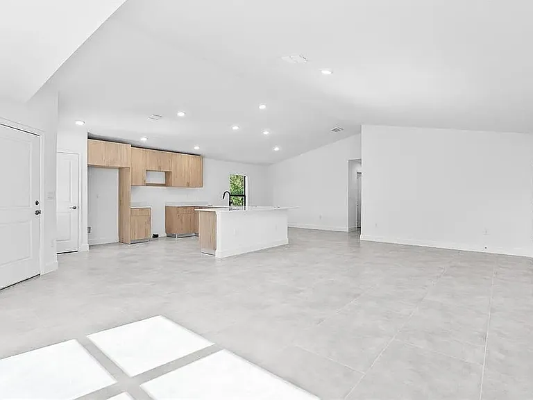 1660 Lizette St SE #1660 — Photo 3