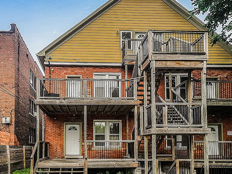 524-526 Kirby St E — Photo 18