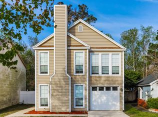 588 Staffordshire Dr, Jacksonville, FL 32225