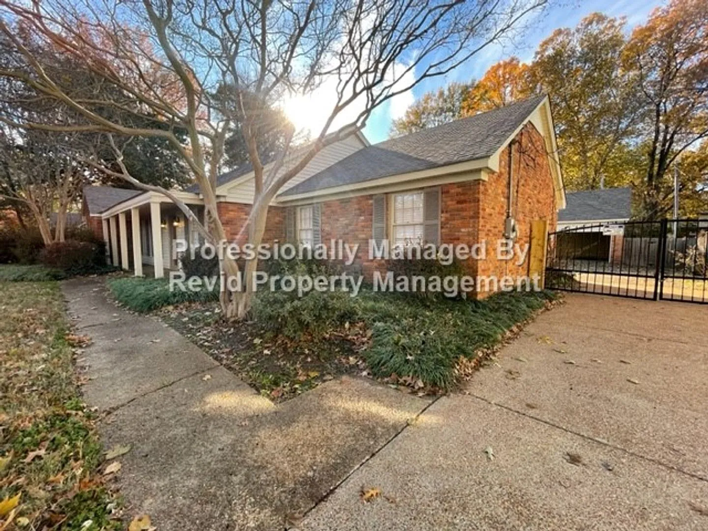 Elegant 4-Bedroom Home in the Heart of East Memphis!! — Photo 2