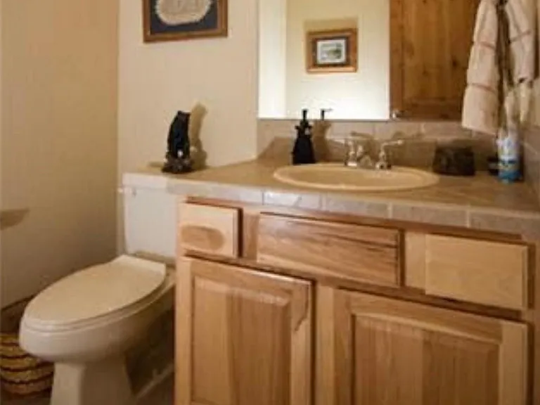 1/2 Bath off Family Room