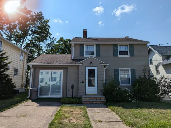 10 Bidwell St, Johnson City, NY 13790